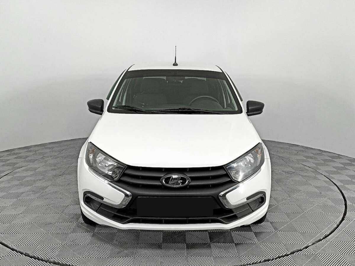 Лада (ВАЗ) Гранта б/у, 2020, Механическая. Фото: #1