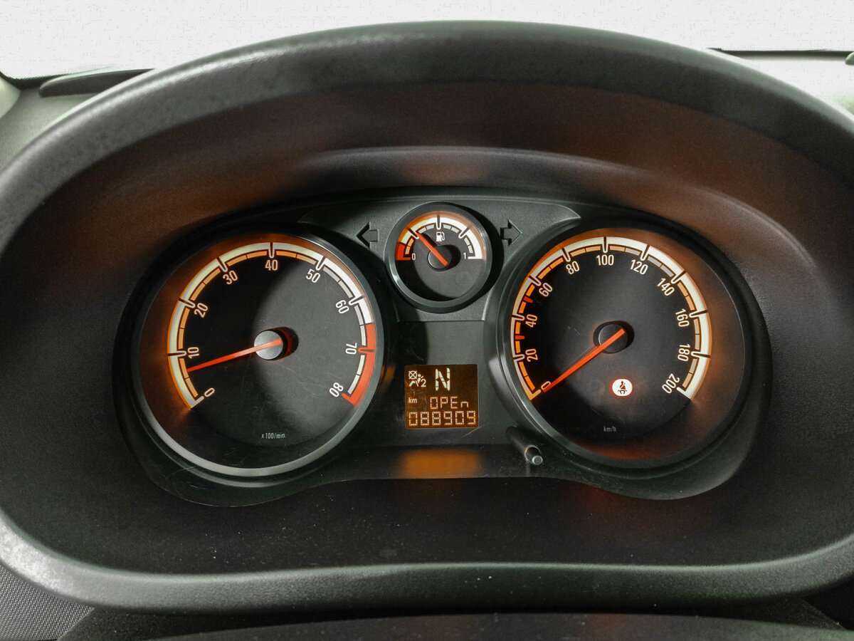 Опель Корса б/у, 2013, Роботизированная. Фото: #12