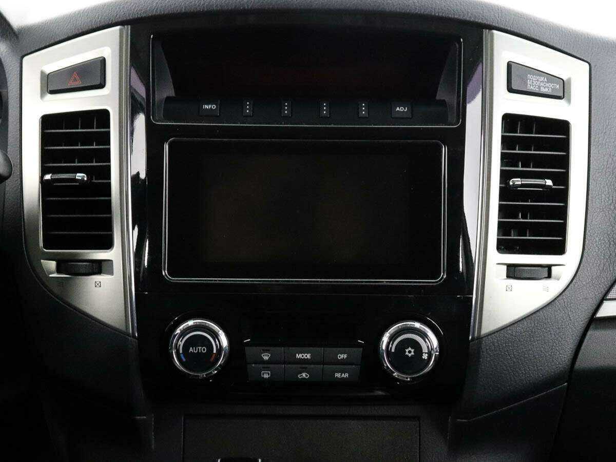 Митсубиши Паджеро б/у, 2015, Автоматическая. Фото: #8