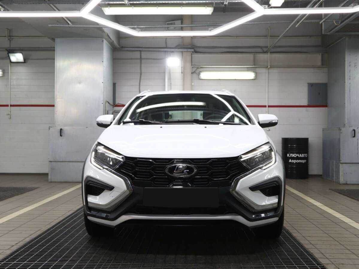 Лада (ВАЗ) Веста б/у, 2023, Механическая. Фото: #2