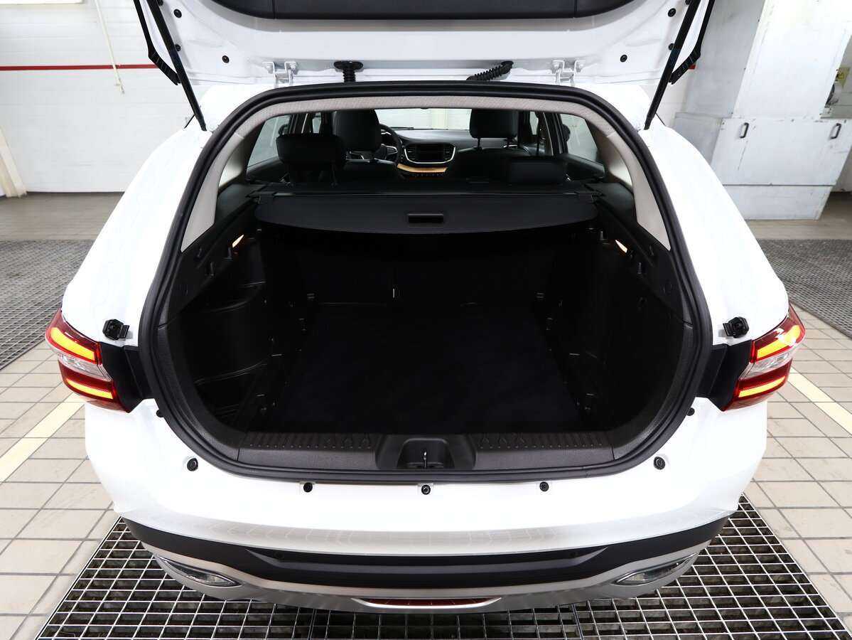 Лада (ВАЗ) Веста б/у, 2023, Механическая. Фото: #5