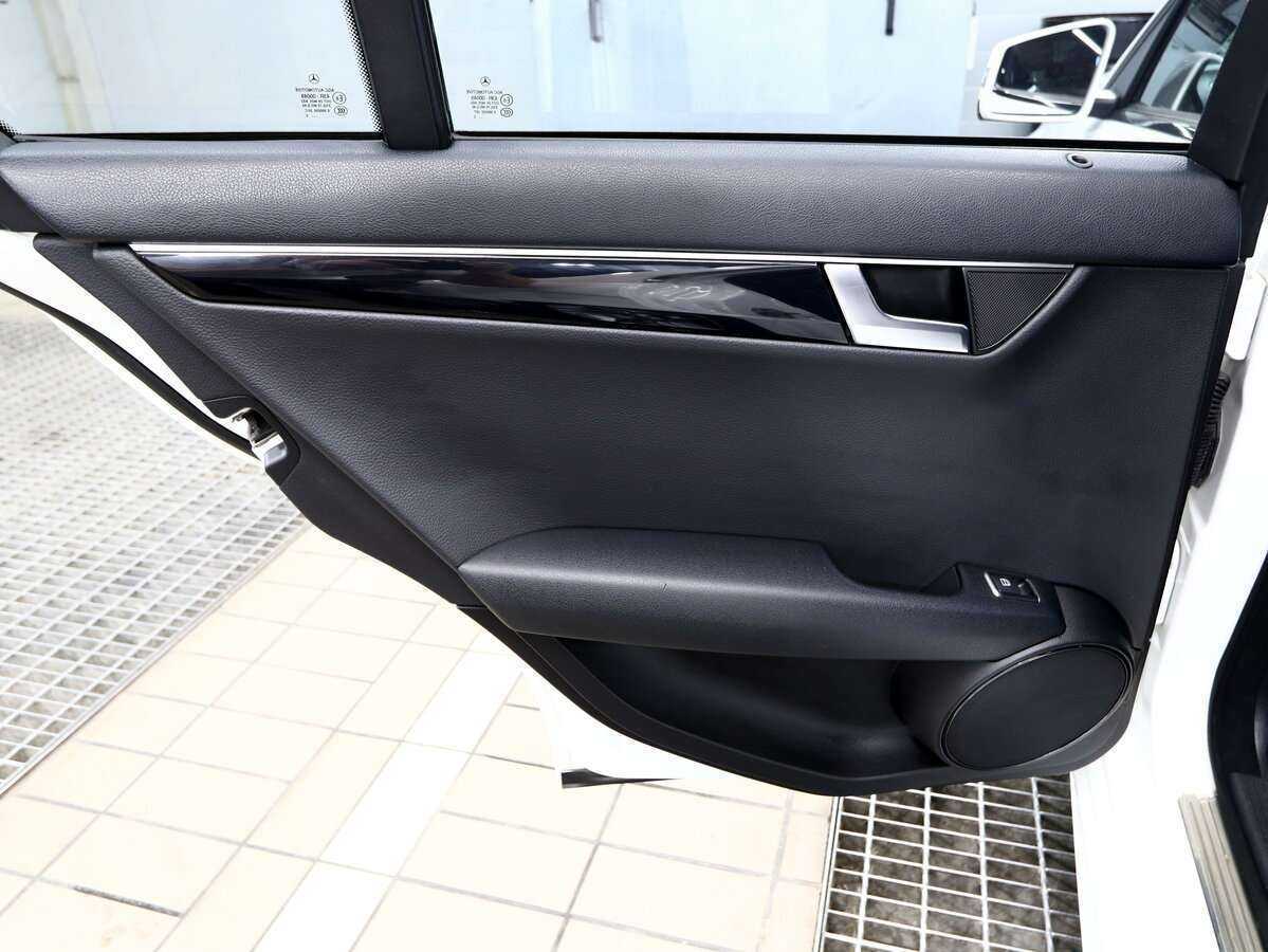 Мерседес-Бенц Ц-Класс б/у, 2012, Автоматическая. Фото: #10