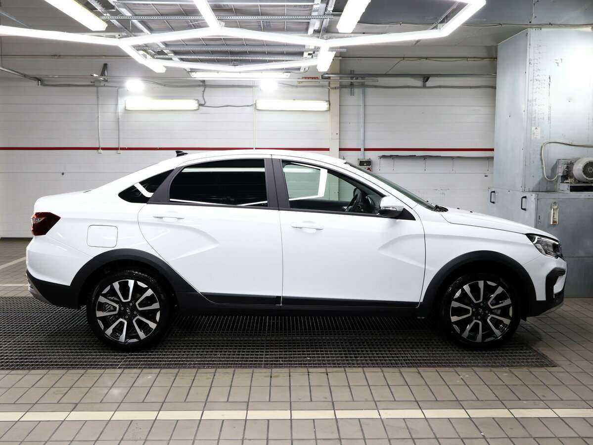 Лада (ВАЗ) Веста б/у, 2023, Механическая. Фото: #2