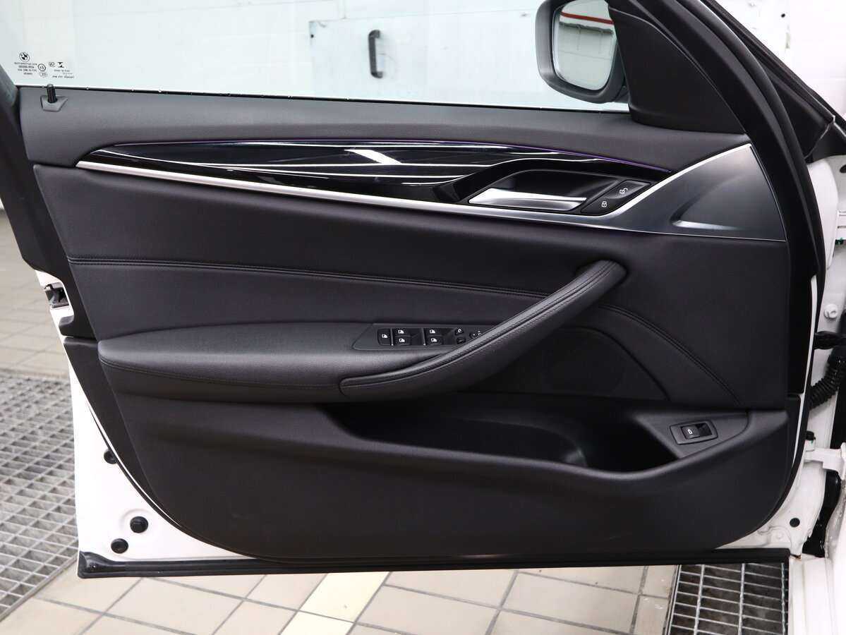 БМВ 5 серии б/у, 2017, Автоматическая. Фото: #12