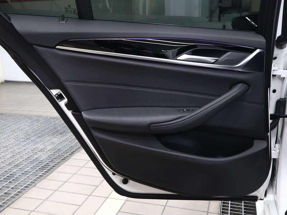 БМВ 5 серии б/у, 2017, Автоматическая. Фото: #13