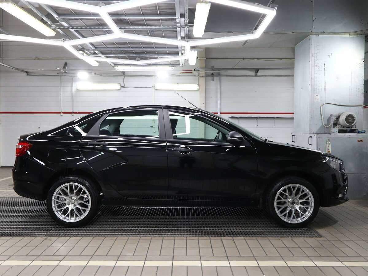 Лада (ВАЗ) Веста б/у, 2020, Механическая. Фото: #2