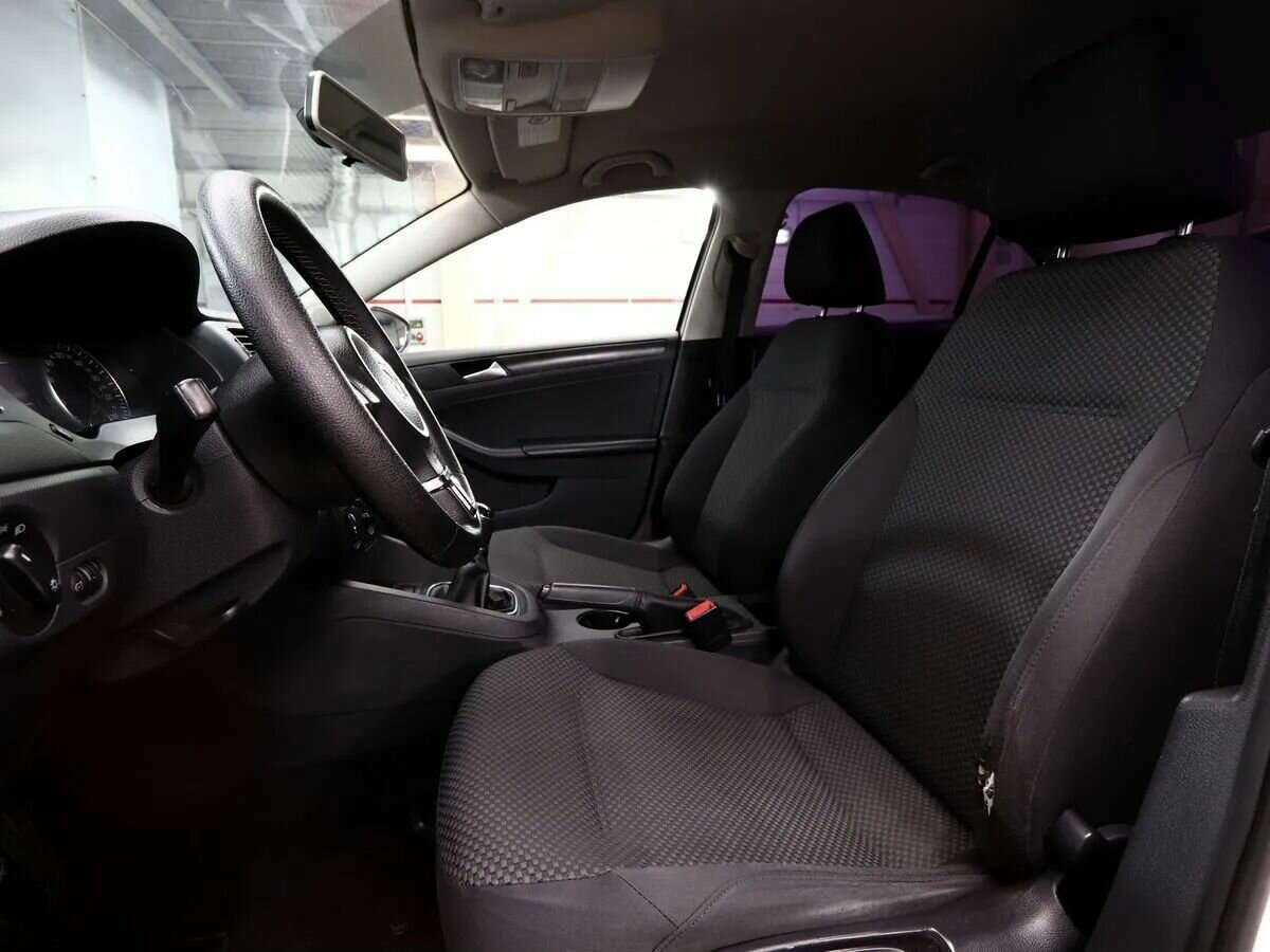 Volkswagen Jetta б/у, 2013, Механическая. Фото: #5