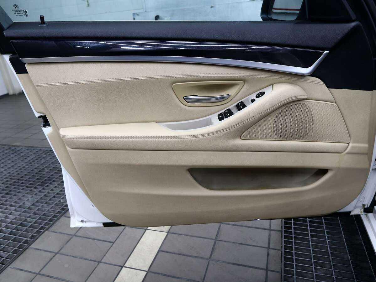 БМВ 5 серии б/у, 2012, Автоматическая. Фото: #7