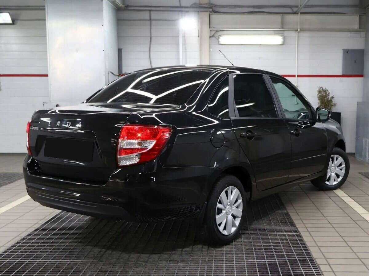 Лада (ВАЗ) Гранта б/у, 2023, Механическая. Фото: #1