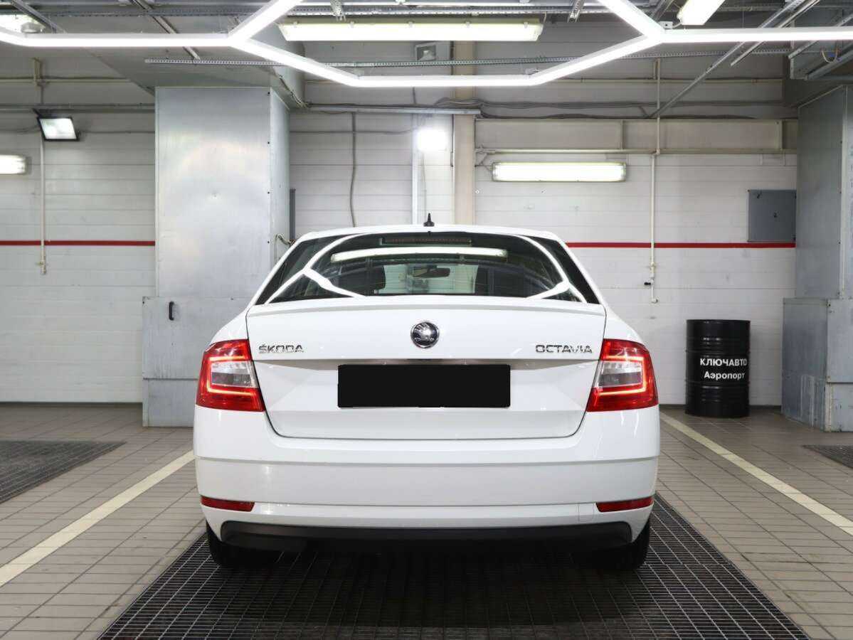 Шкода Октавия б/у, 2018, Роботизированная. Фото: #3