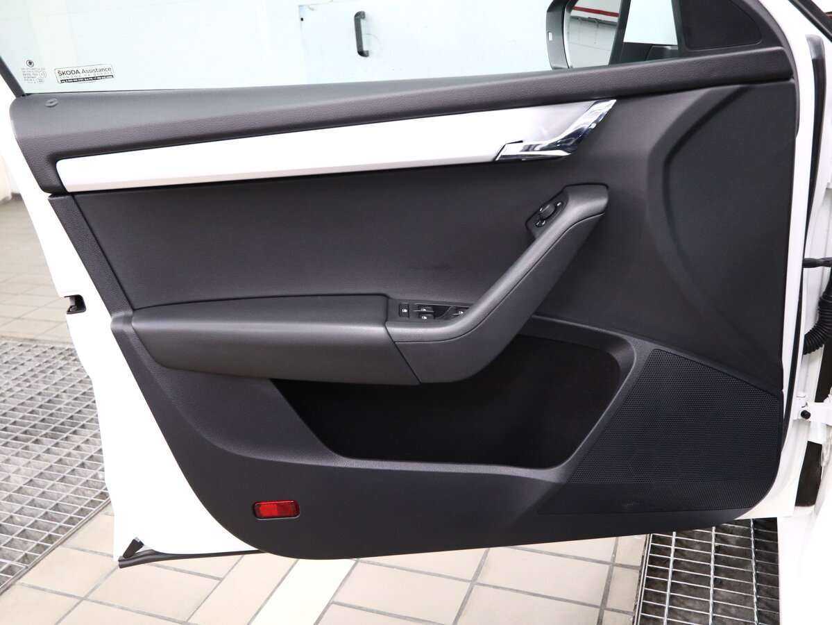 Шкода Октавия б/у, 2018, Роботизированная. Фото: #5