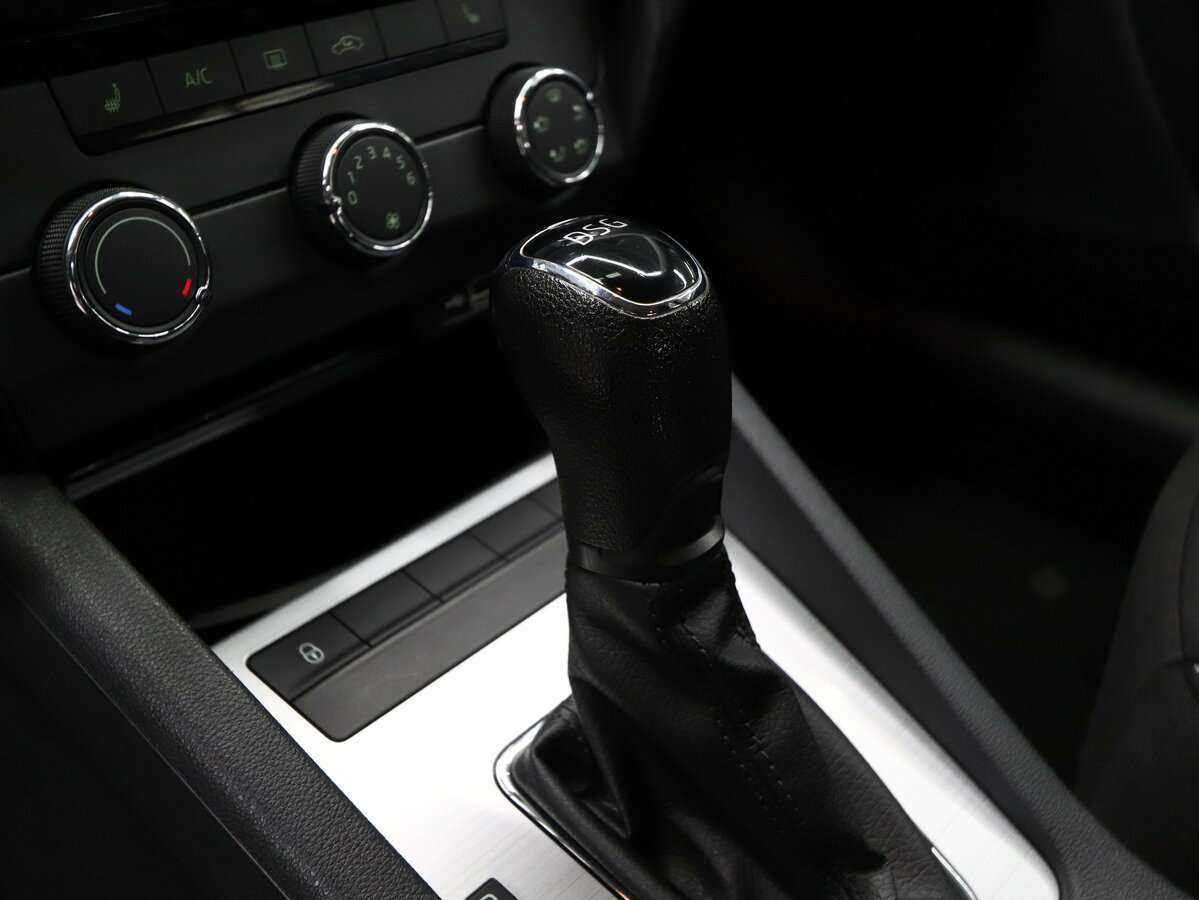 Шкода Октавия б/у, 2018, Роботизированная. Фото: #8