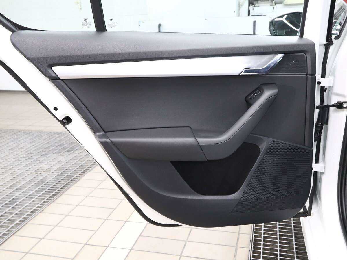 Шкода Октавия б/у, 2018, Роботизированная. Фото: #9