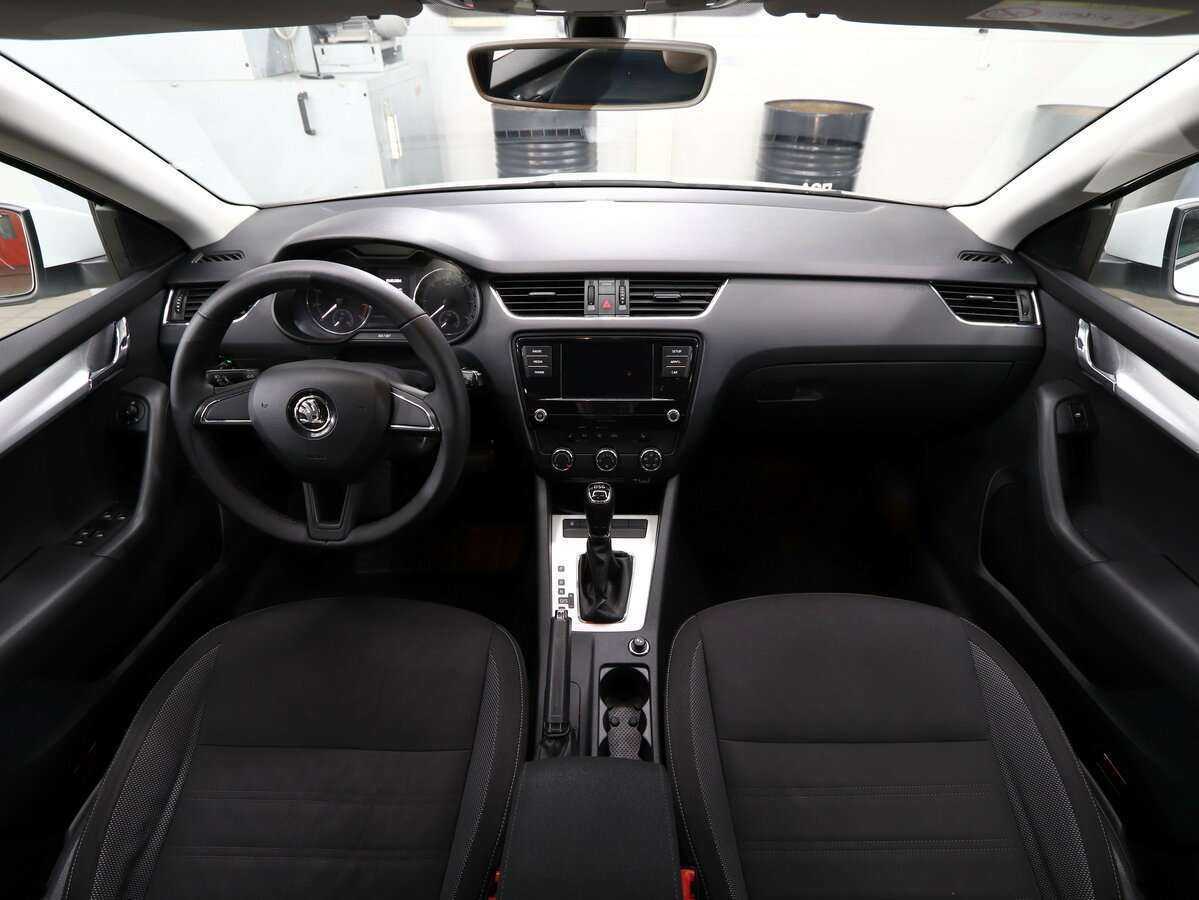 Шкода Октавия б/у, 2018, Роботизированная. Фото: #14