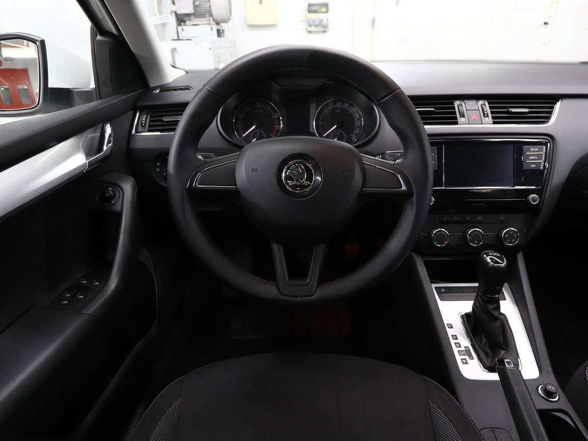 Шкода Октавия б/у, 2018, Роботизированная. Фото: #15