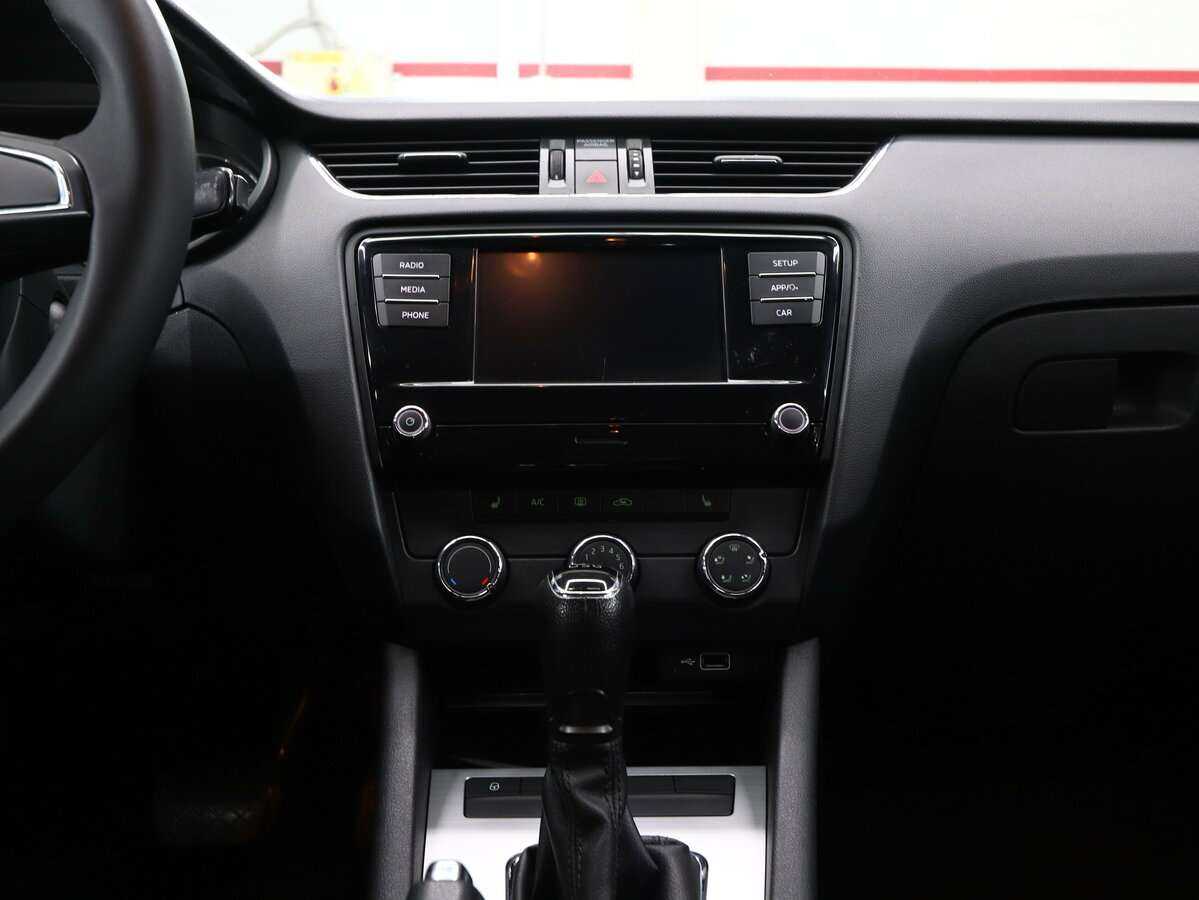 Шкода Октавия б/у, 2018, Роботизированная. Фото: #17