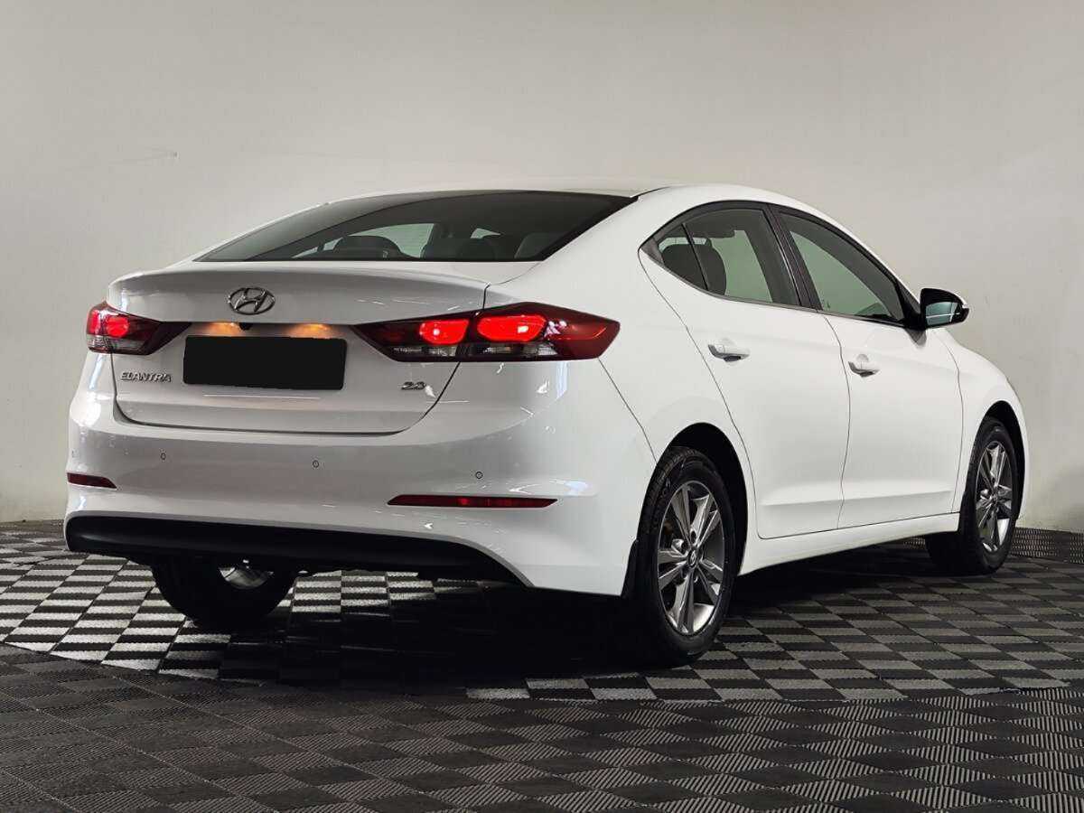 Hyundai Elantra б/у, 2016, Автоматическая. Фото: #2
