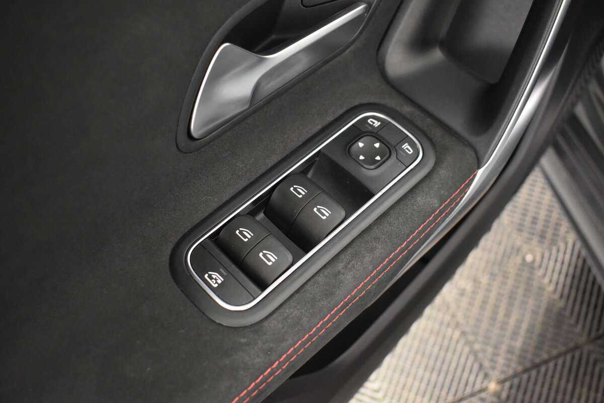 Mercedes-Benz A-Класс б/у, 2018, Роботизированная. Фото: #7