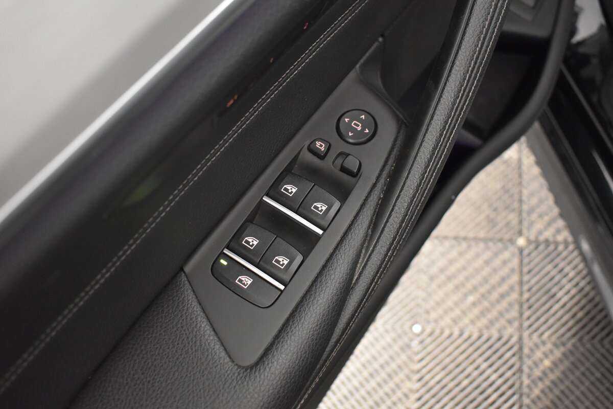 БМВ 5 серии б/у, 2018, Автоматическая. Фото: #8