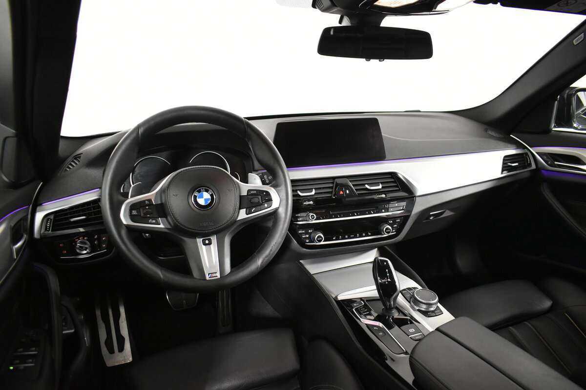 БМВ 5 серии б/у, 2018, Автоматическая. Фото: #12