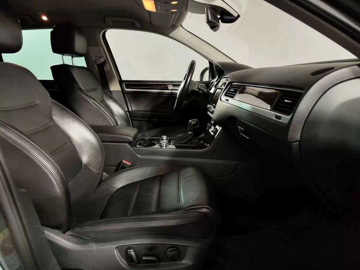 Volkswagen Touareg б/у, 2014, Автоматическая. Фото: #20