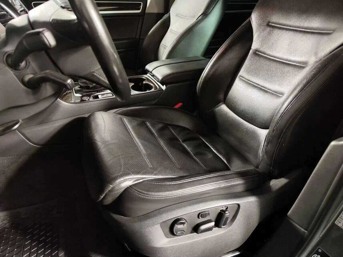 Volkswagen Touareg б/у, 2014, Автоматическая. Фото: #22