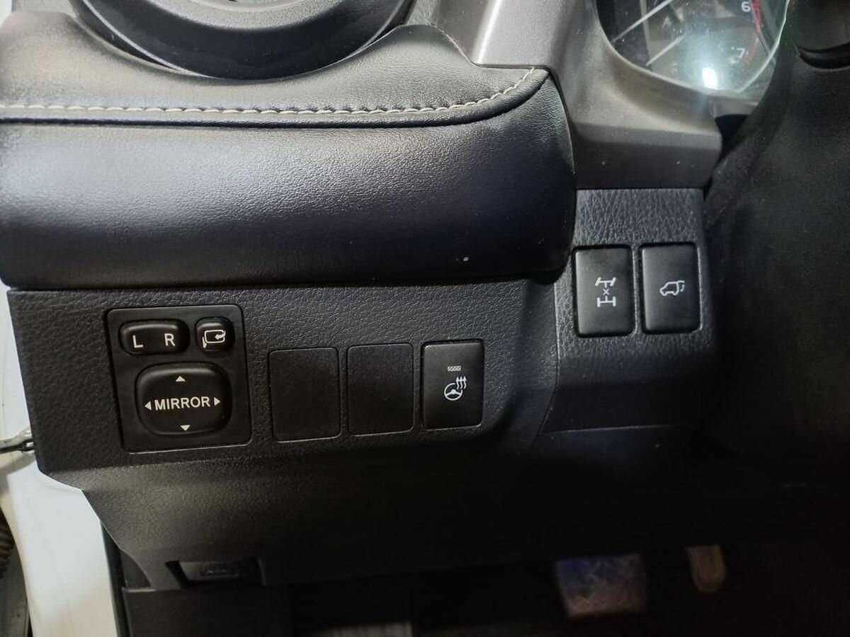 Тойота Рав4 б/у, 2018, Автоматическая. Фото: #12