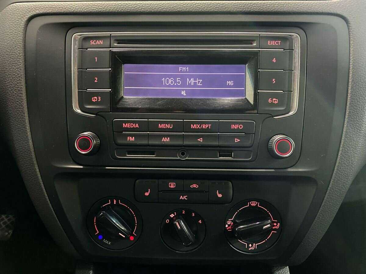 Volkswagen Jetta б/у, 2014, Механическая. Фото: #12