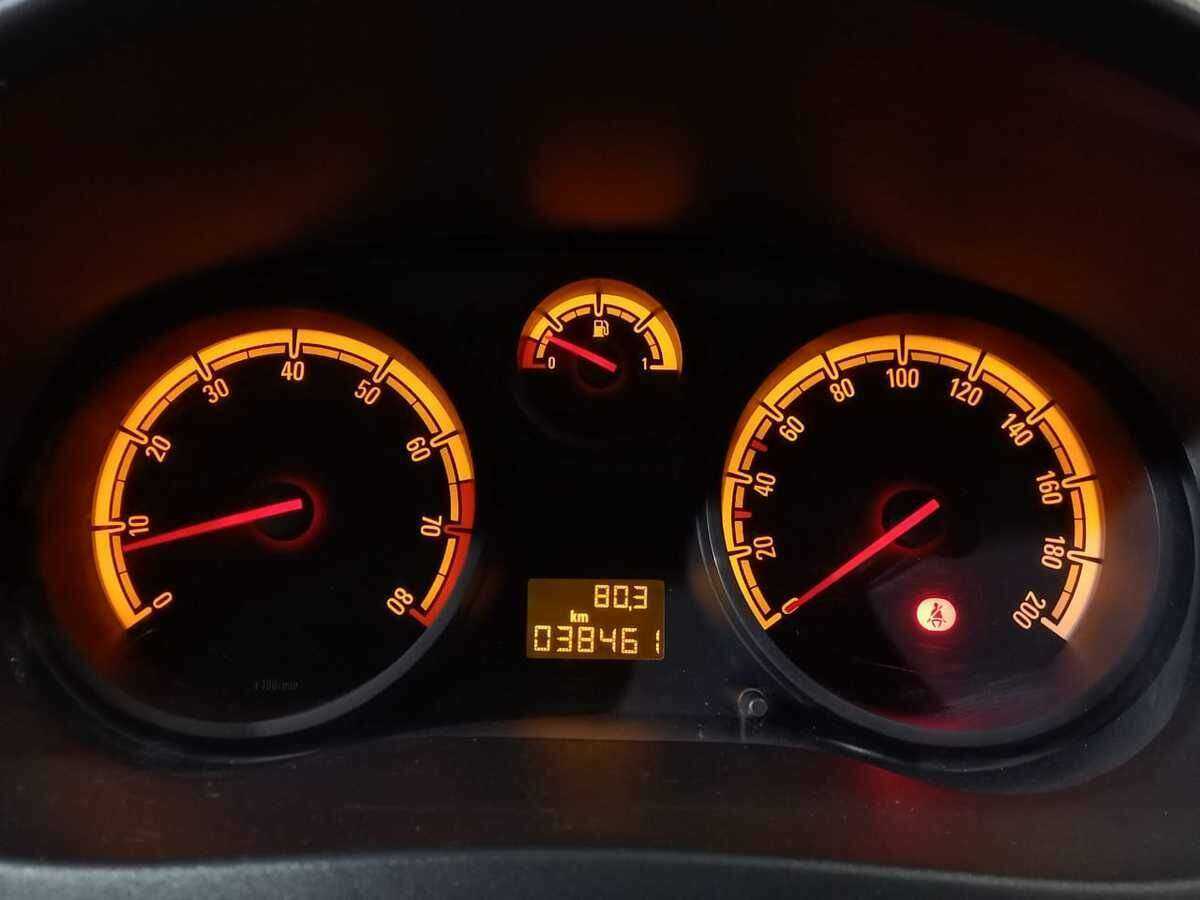 Опель Корса б/у, 2012, Механическая. Фото: #11