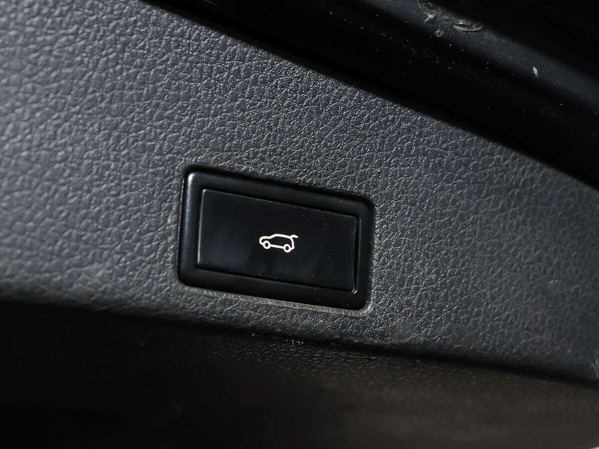 Volkswagen Touareg б/у, 2013, Автоматическая. Фото: #15