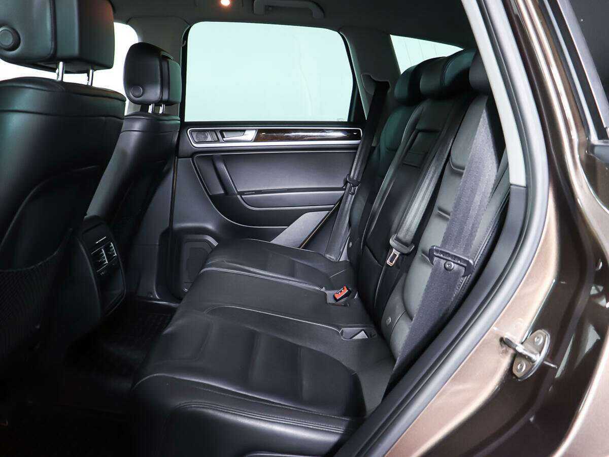 Volkswagen Touareg б/у, 2013, Автоматическая. Фото: #9