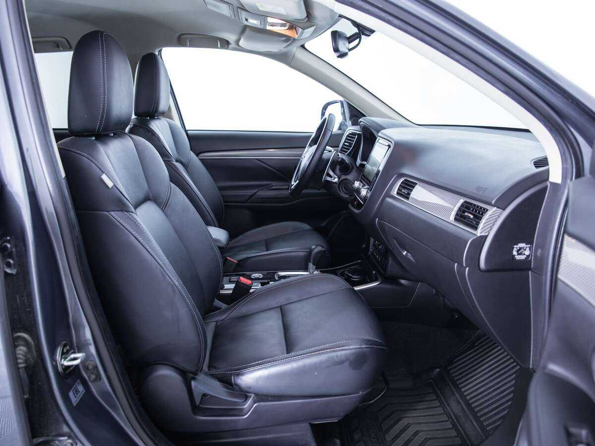 Mitsubishi Outlander б/у, 2021, Вариатор. Фото: #9