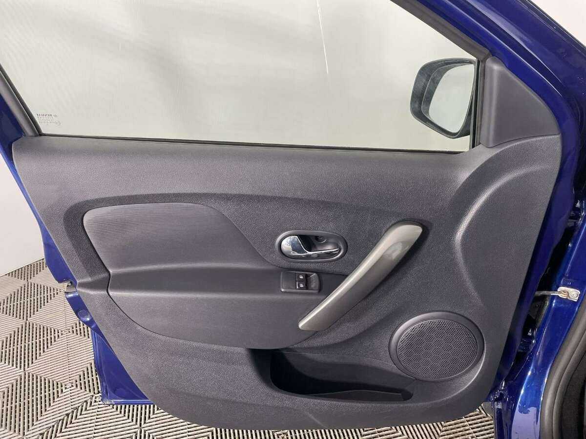 Рено Логан б/у, 2016, Механическая. Фото: #7