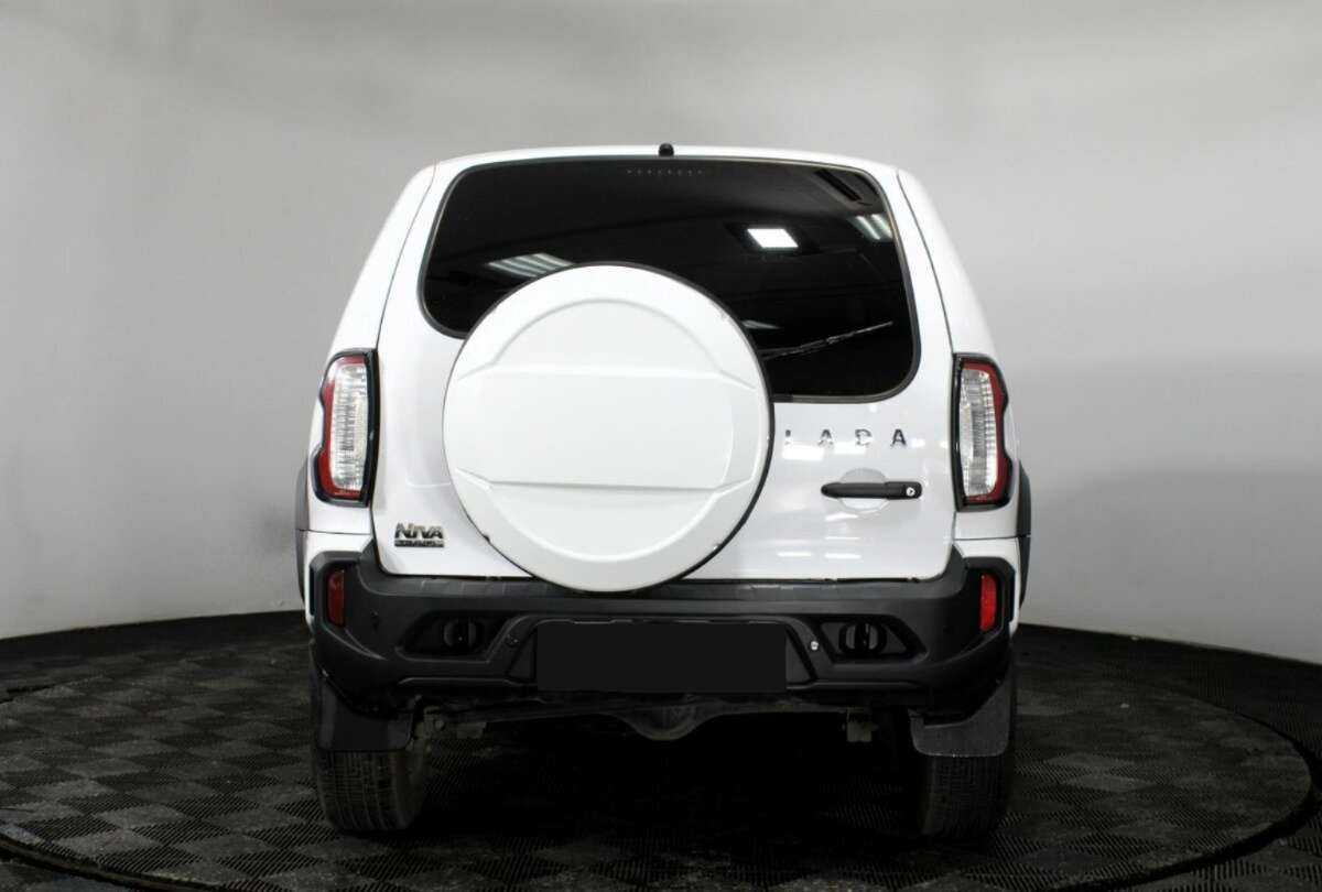 Lada (ВАЗ) Niva б/у, 2023, Механическая. Фото: #2