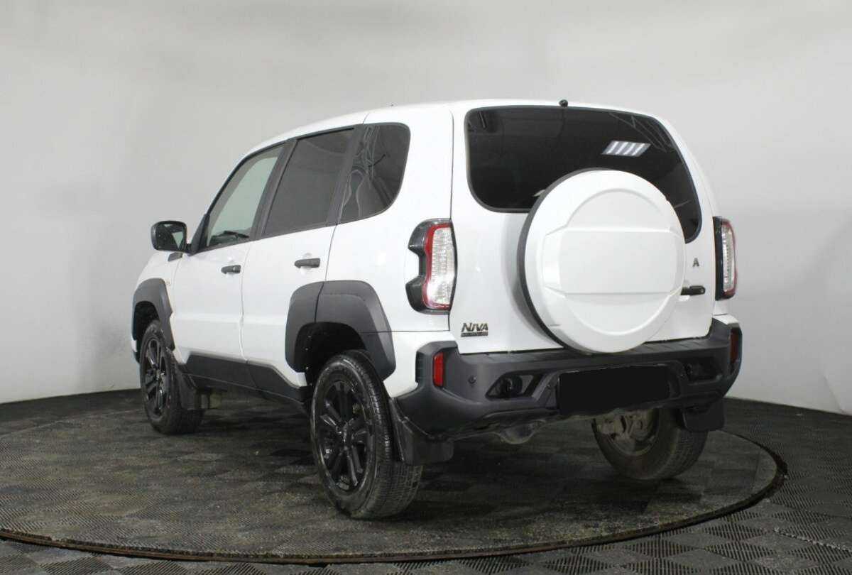 Lada (ВАЗ) Niva б/у, 2023, Механическая. Фото: #3