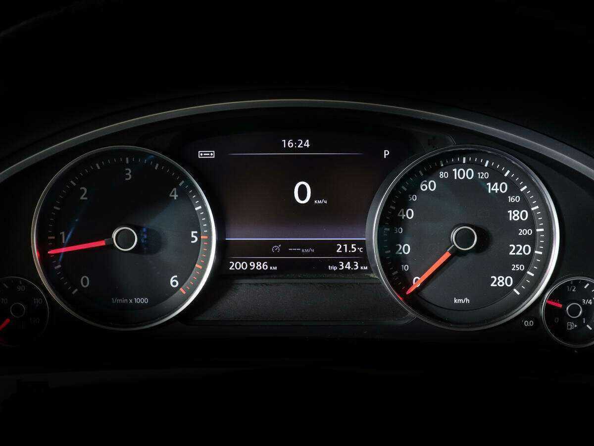 Volkswagen Touareg б/у, 2012, Автоматическая. Фото: #10