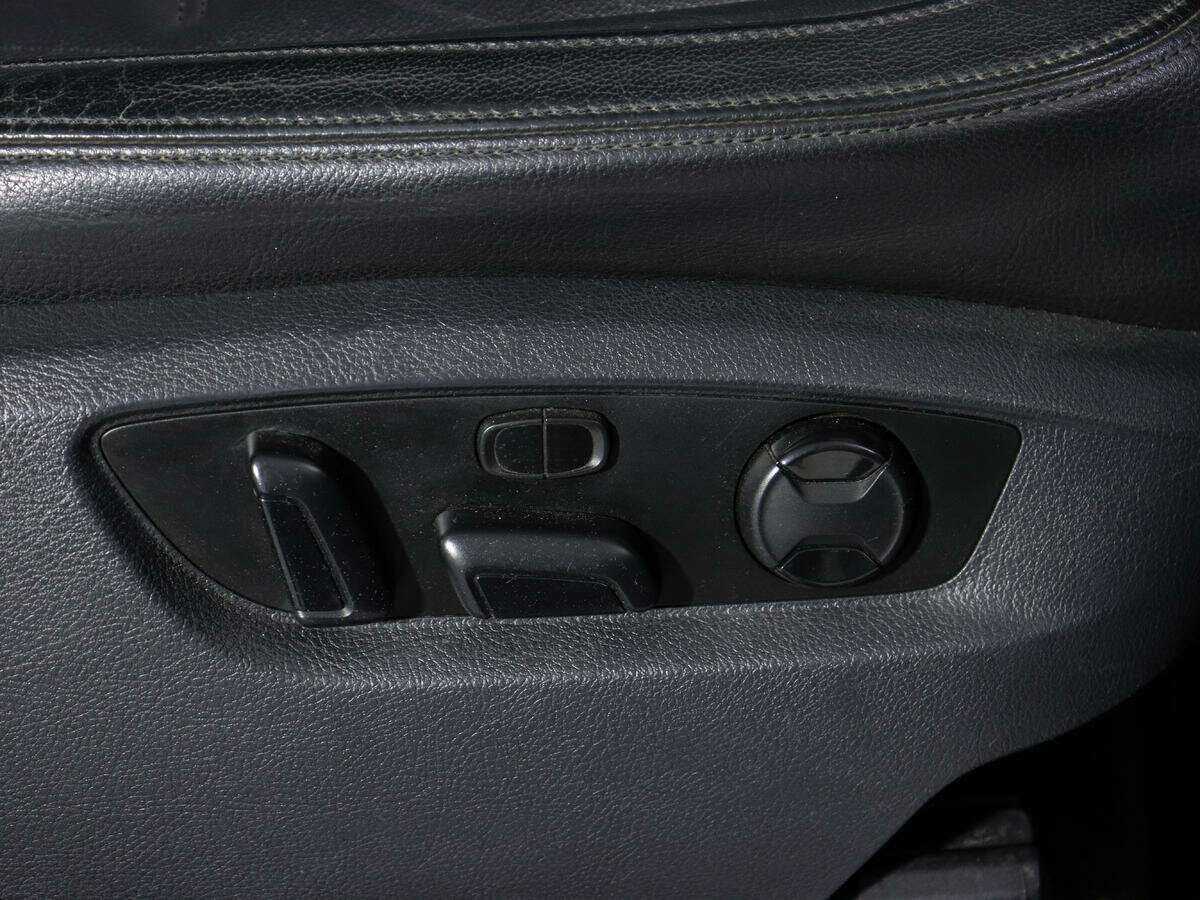 Volkswagen Touareg б/у, 2012, Автоматическая. Фото: #15