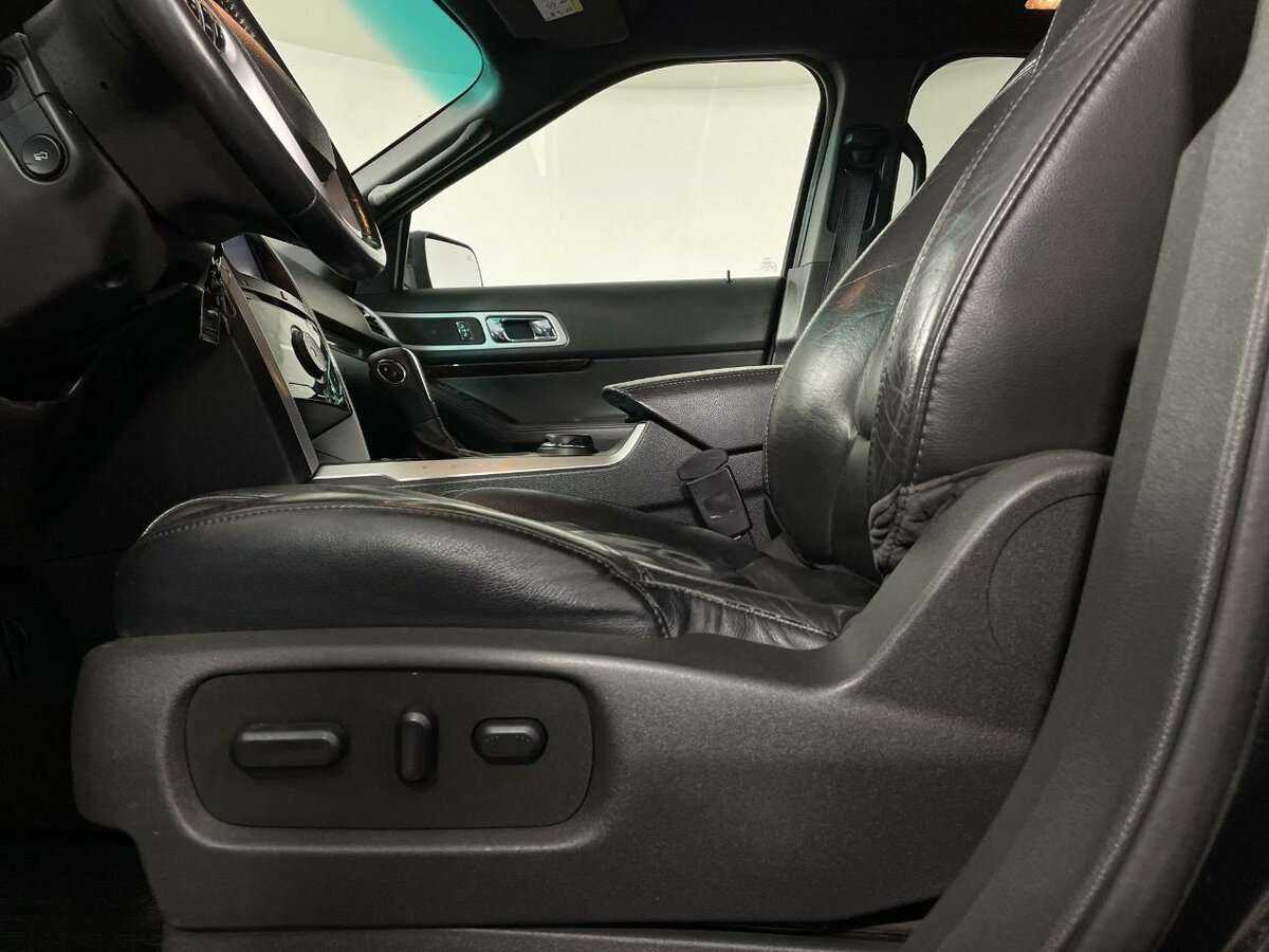 Ford Explorer б/у, 2013, Автоматическая. Фото: #9