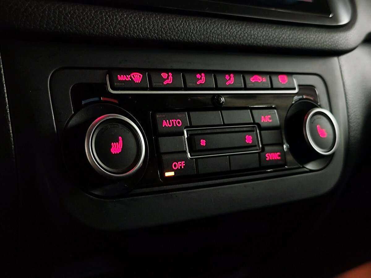 Volkswagen Tiguan б/у, 2013, Роботизированная. Фото: #11