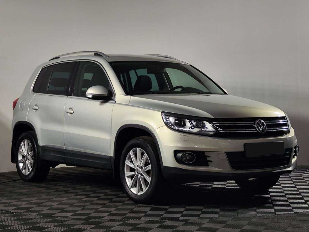 Volkswagen Tiguan б/у, 2012, Автоматическая. Фото: #1