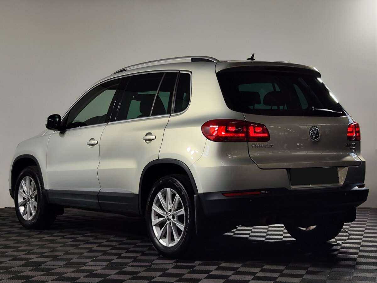 Volkswagen Tiguan б/у, 2012, Автоматическая. Фото: #3