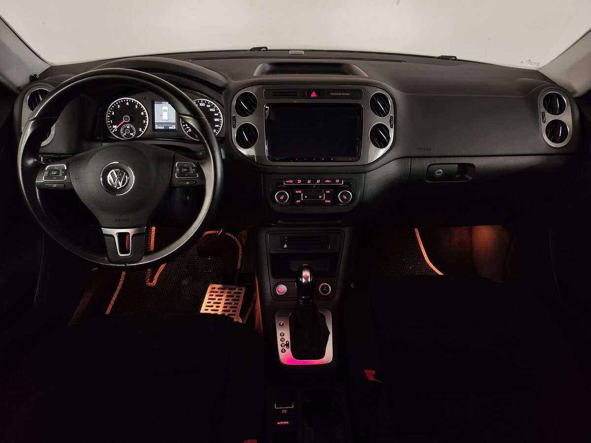Volkswagen Tiguan б/у, 2012, Автоматическая. Фото: #4