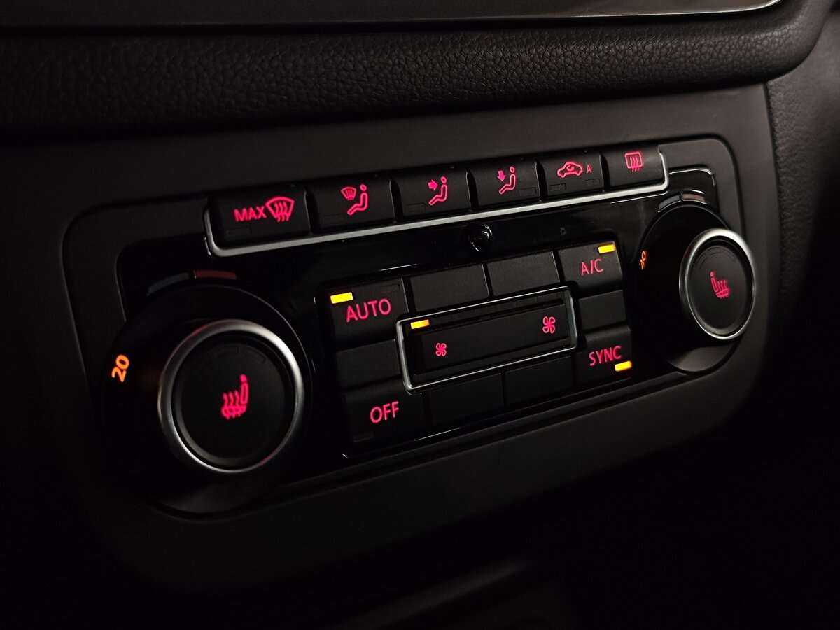 Volkswagen Tiguan б/у, 2012, Автоматическая. Фото: #14