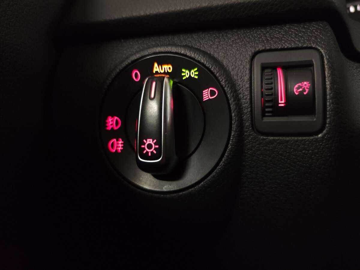 Volkswagen Tiguan б/у, 2012, Автоматическая. Фото: #16