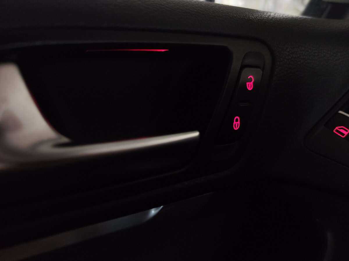 Volkswagen Tiguan б/у, 2012, Автоматическая. Фото: #17