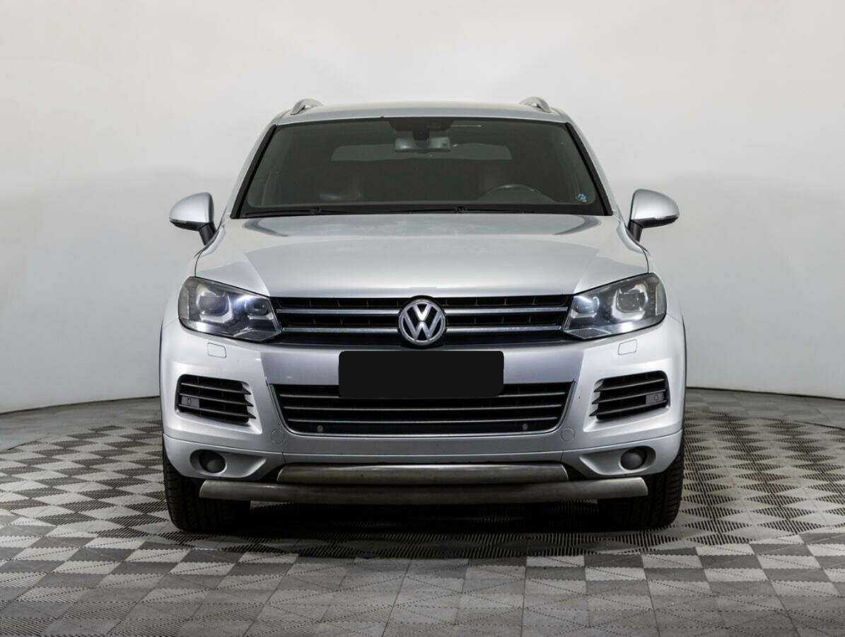 Volkswagen Touareg б/у, 2012, Автоматическая. Фото: #1