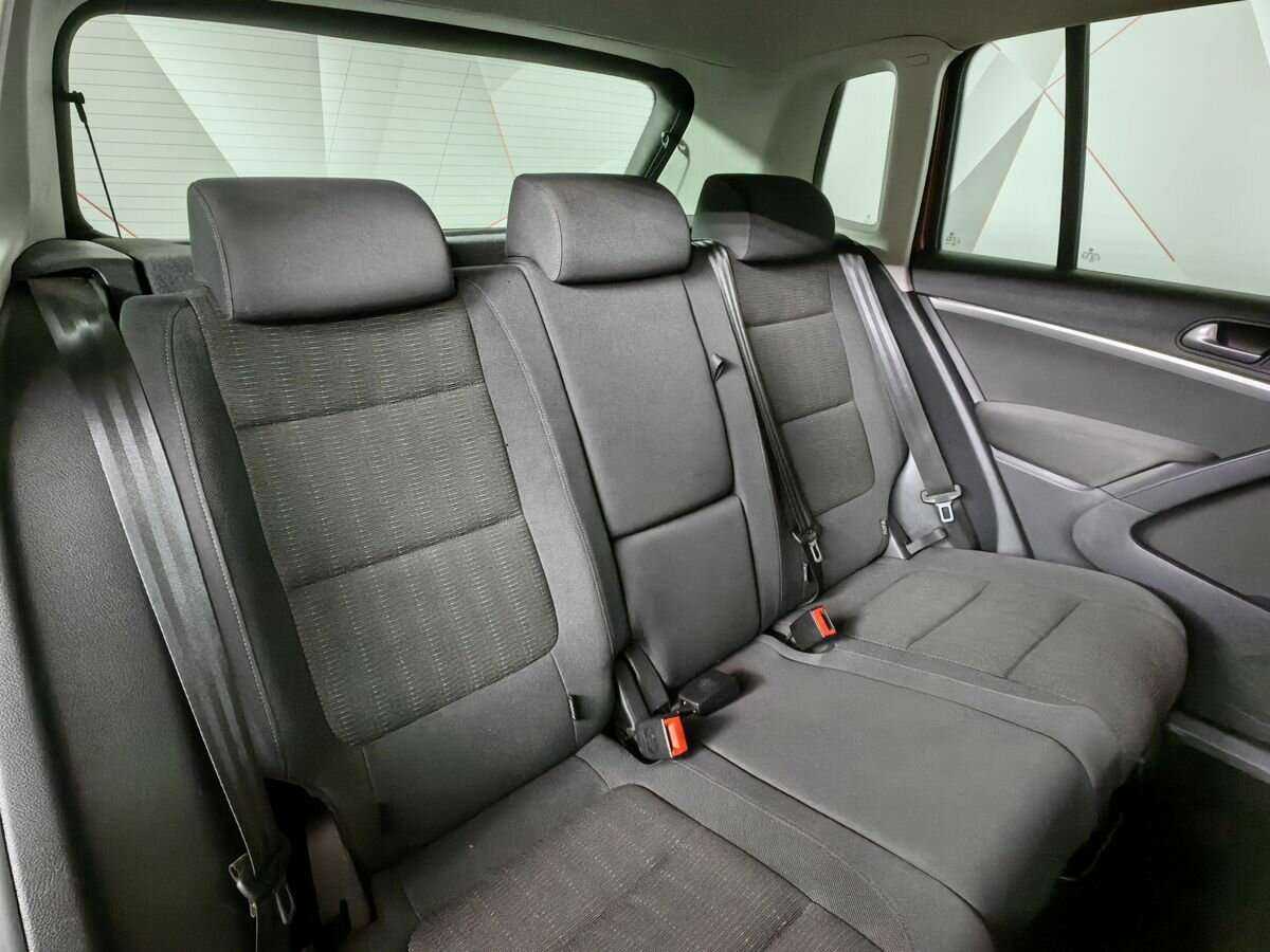 Volkswagen Tiguan б/у, 2012, Автоматическая. Фото: #12
