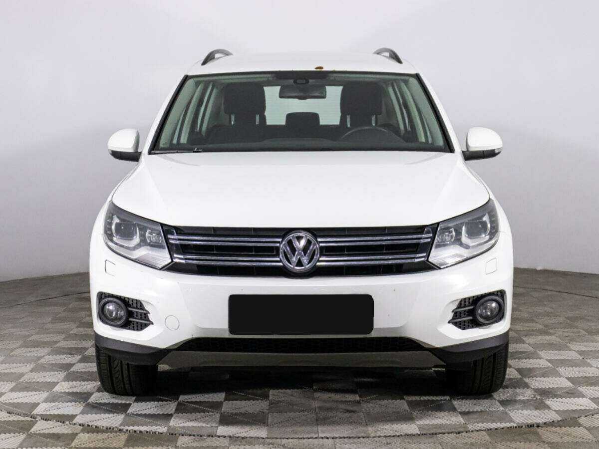 Volkswagen Tiguan б/у, 2015, Автоматическая. Фото: #1