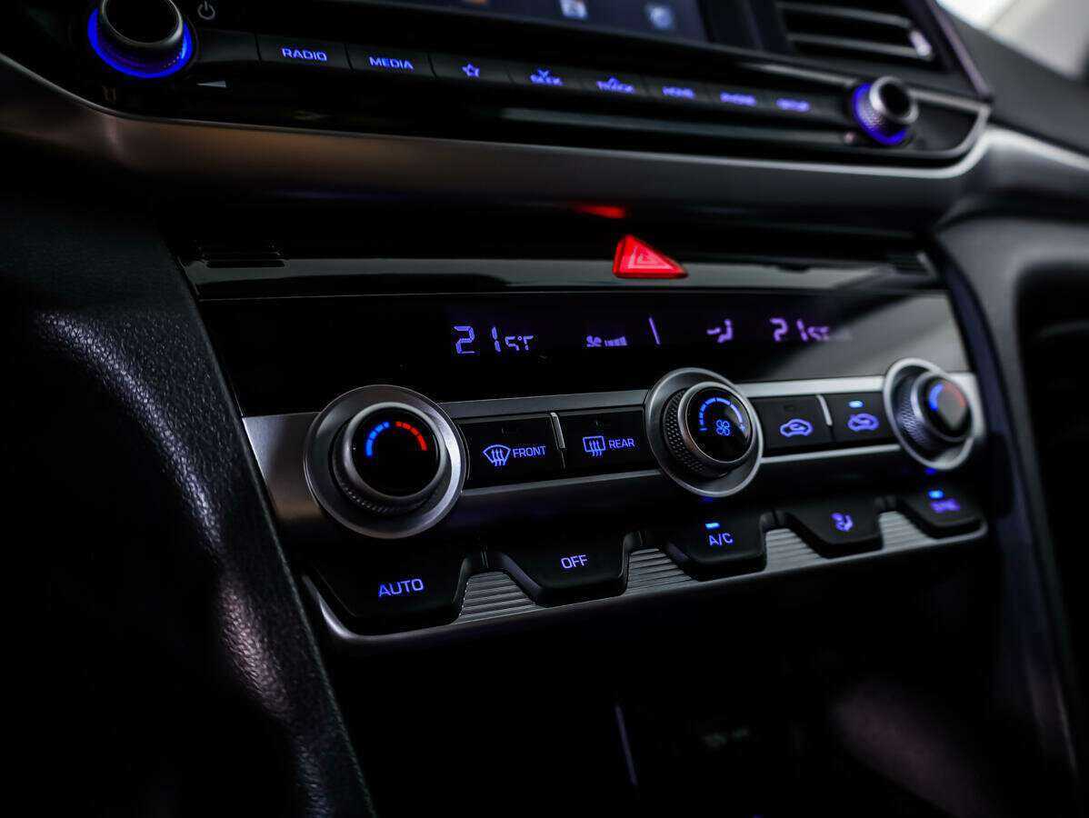 Hyundai Elantra б/у, 2019, Автоматическая. Фото: #12