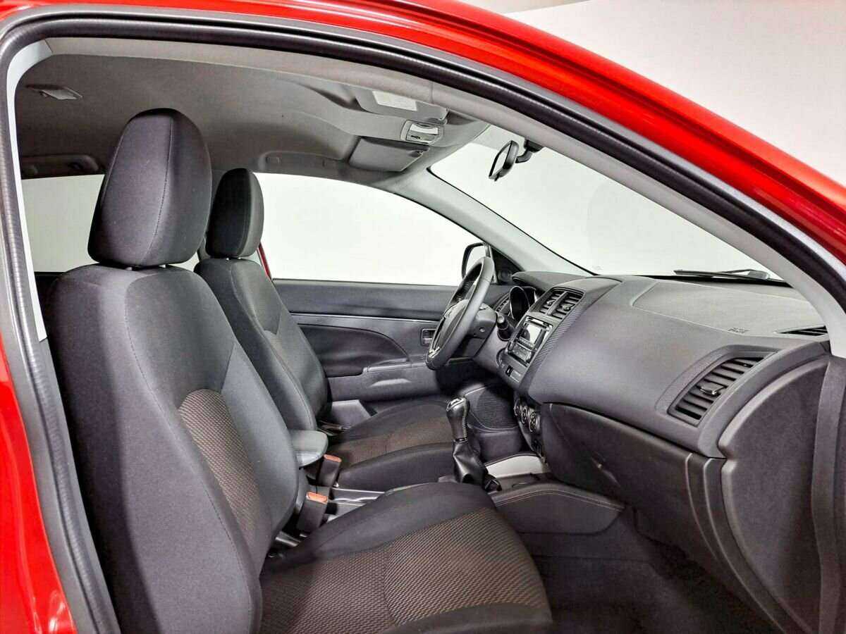 Митсубиши АС-Икс б/у, 2019, Механическая. Фото: #9